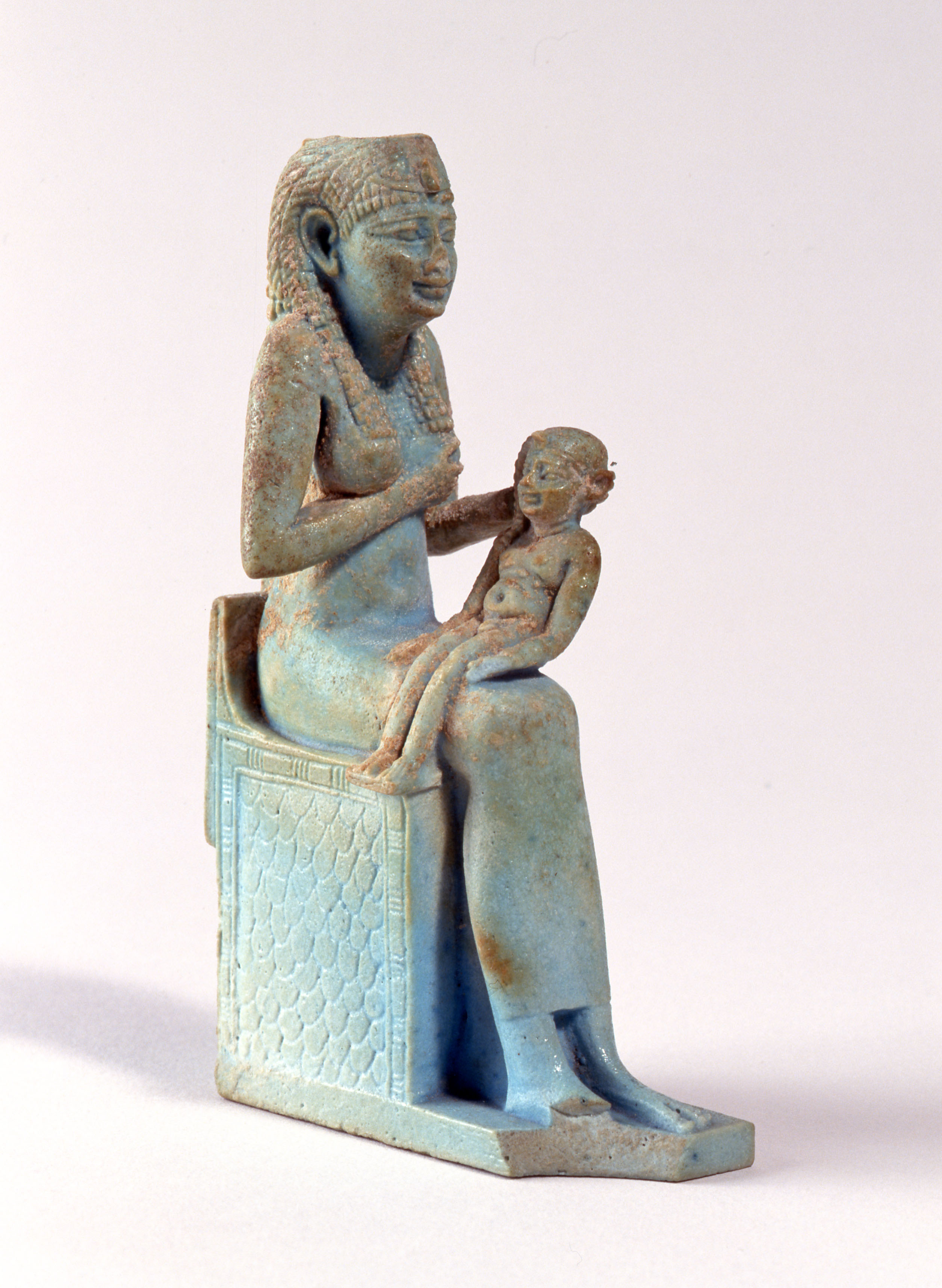 ホルスを抱くイシス神像